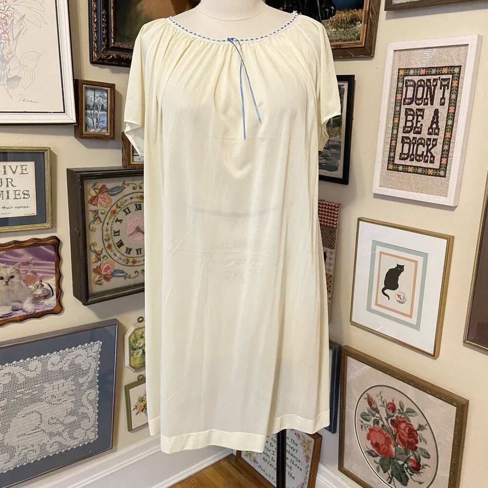 70s Vintage Colony Club Yellow Nightgown With Blue Ribbon & Lace Trim OSFM